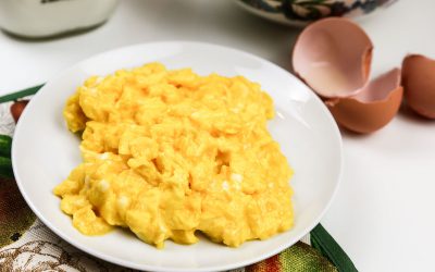 Fabulous Cheesy Scrambled Eggs for a Crowd